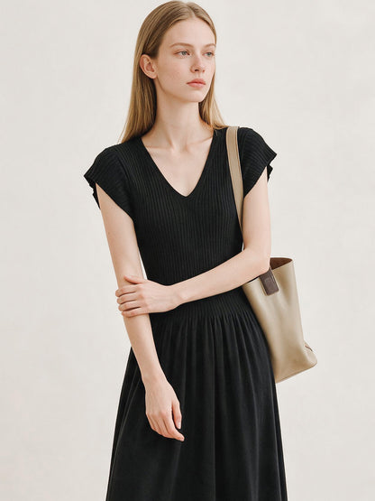 Women's V-Neck Short Sleeve Knit Dress