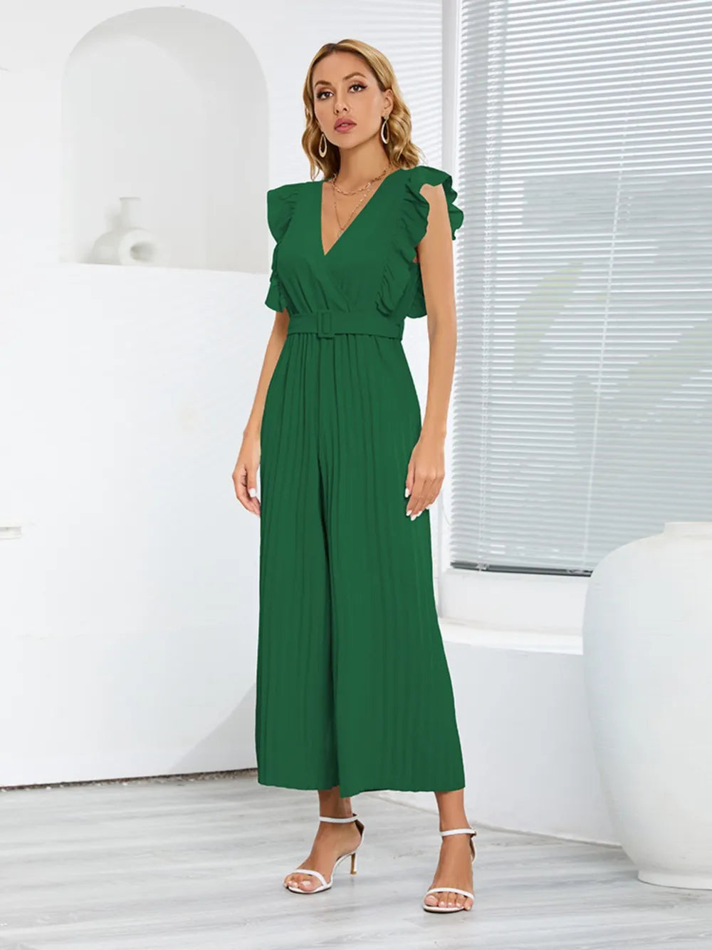 Geplooide jumpsuit met ceintuur en korte ruches mouwen