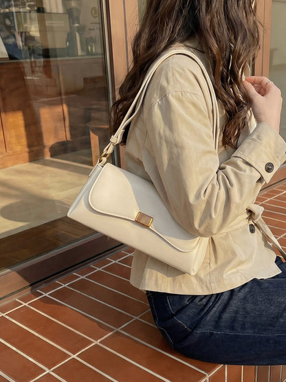 Retro Shoulder Bag with Magnetic Closure