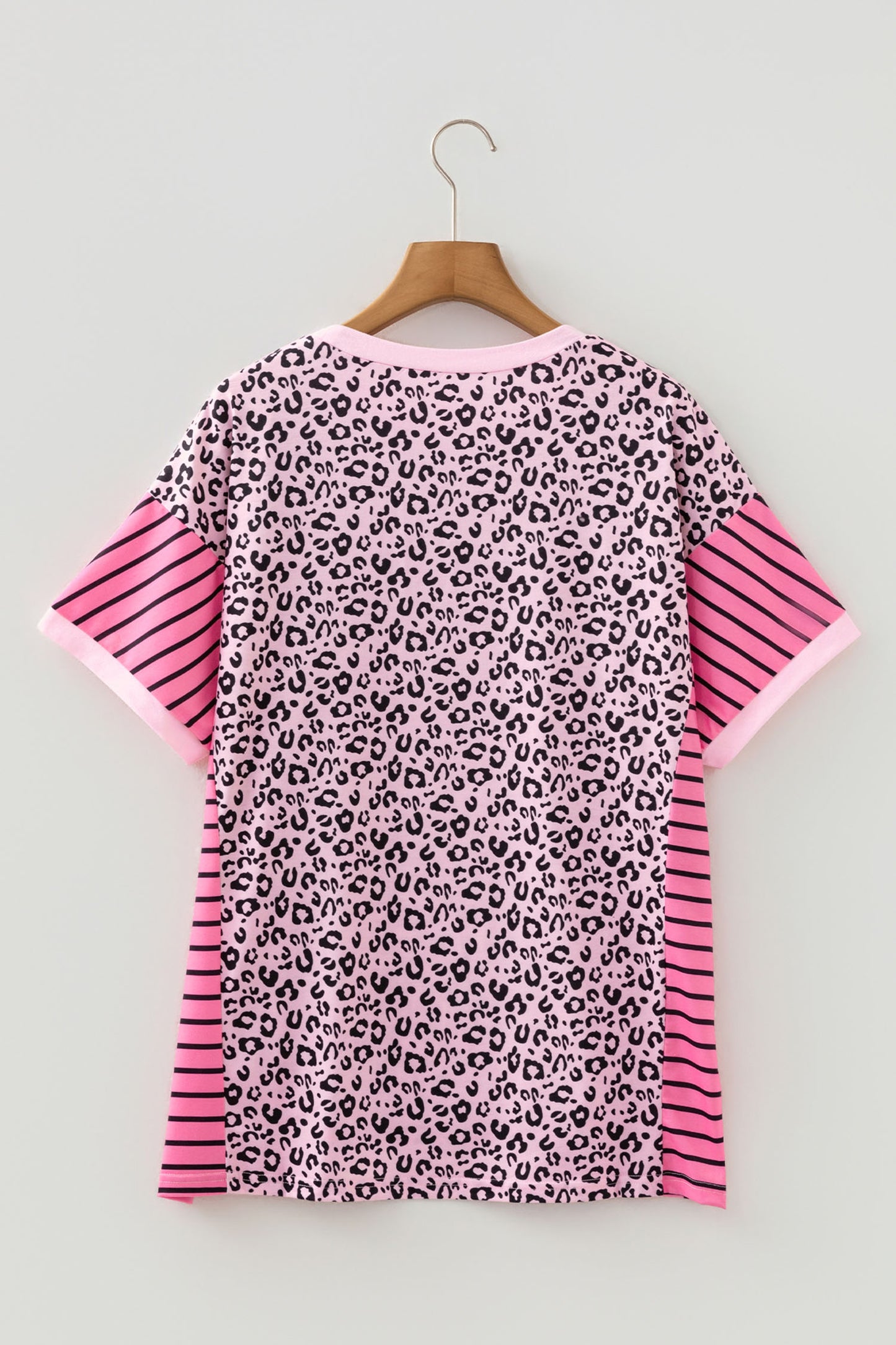 Roze T-shirt met luipaardprint en strepen in contrasterende patchwork-look plus size