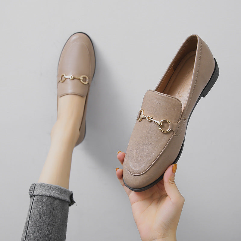 Small leather shoes for women British shoes 2025 Spring and Autumn new versatile slip-on flat retro plus size women's shoes 41-43
