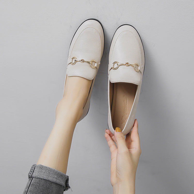 Small leather shoes for women British shoes 2025 Spring and Autumn new versatile slip-on flat retro plus size women's shoes 41-43