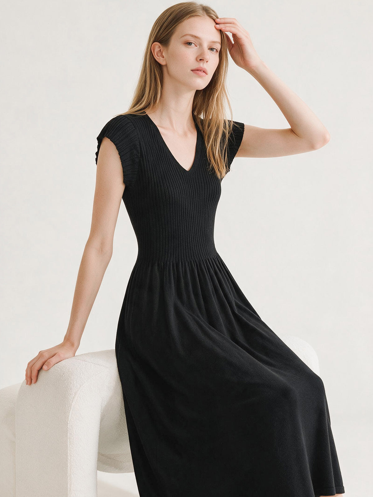 Women's V-Neck Short Sleeve Knit Dress
