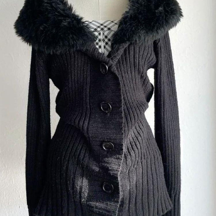 Women's knitted cardigan with a fur collar
