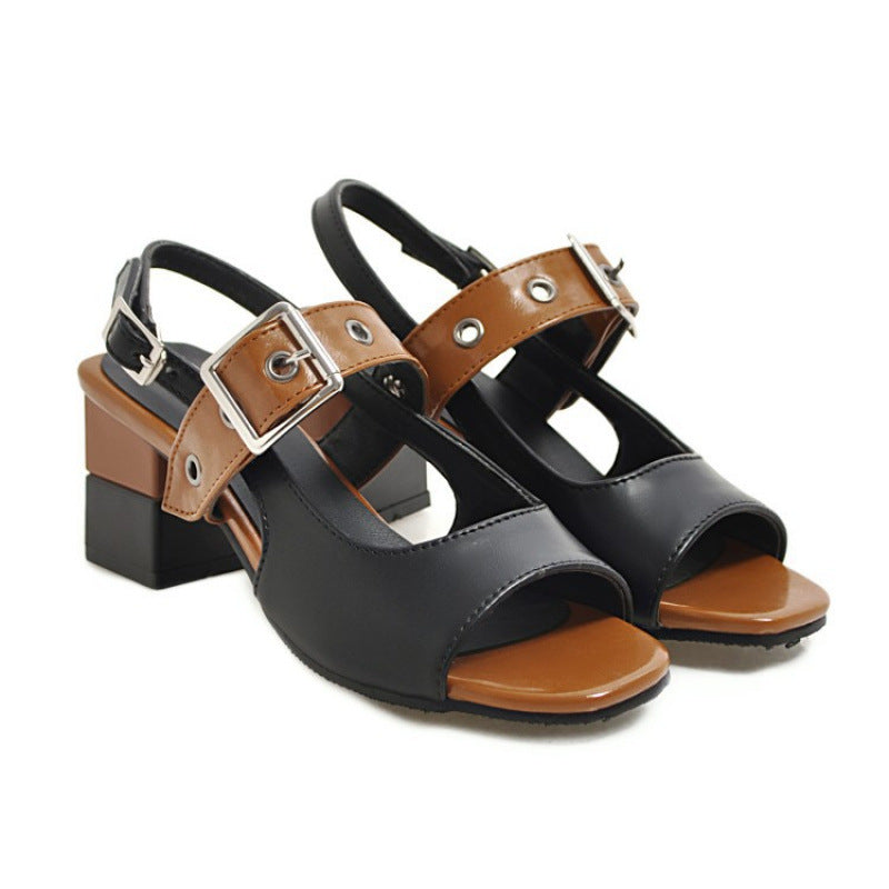 Modieuze color block sandalen met gespen en blokhakken