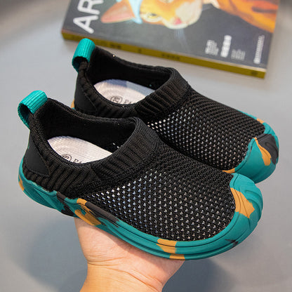 Children's athletic shoes