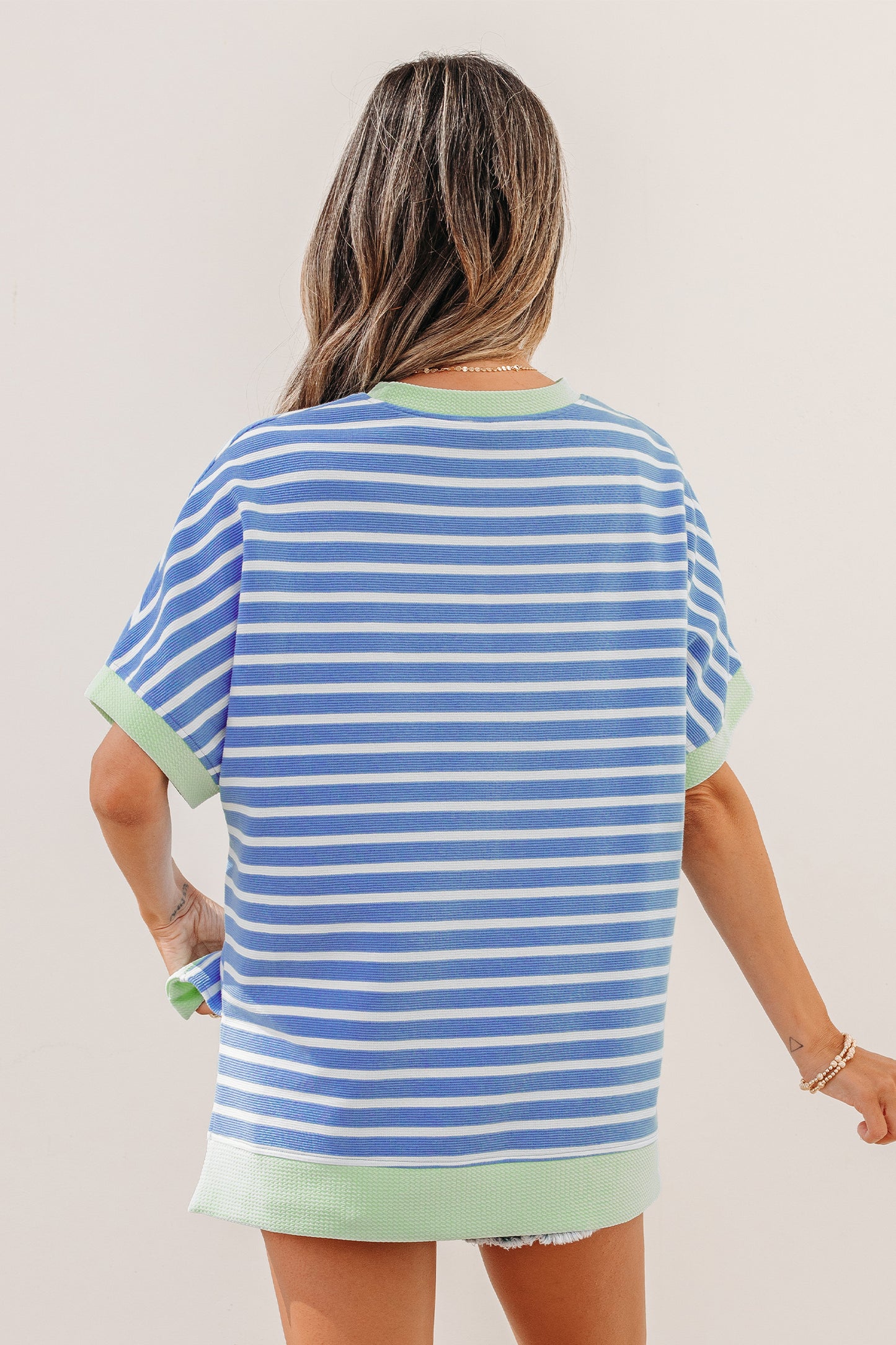 Gestreepte top met contrasterende bies losse korte mouwen en shorts