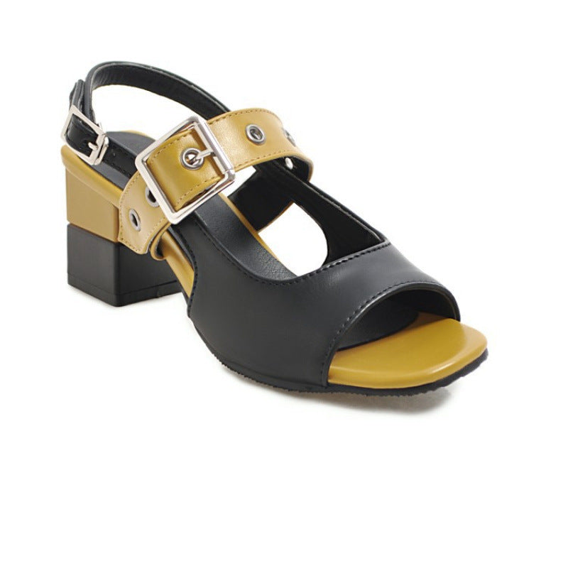 Modieuze color block sandalen met gespen en blokhakken