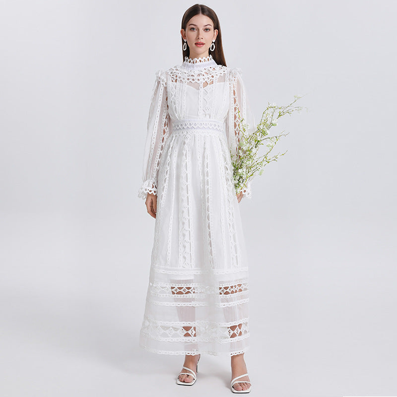 Geborduurde maxi-jurk van chiffon met opengewerkte details