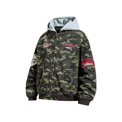 Camouflage jacket met patches en afneembare capuchon