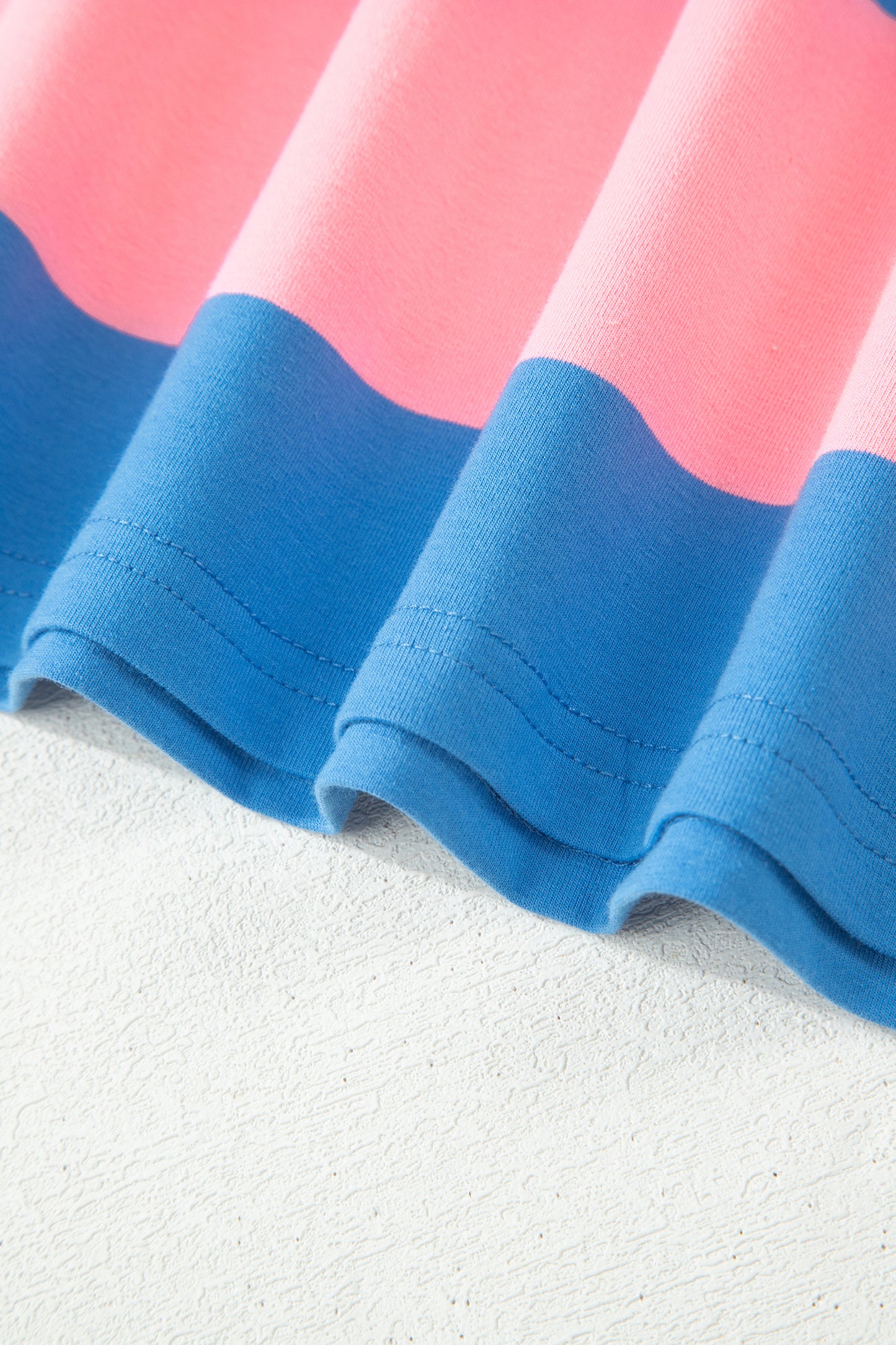 Oversized gestreepte T-shirt met kleurblokken en korte mouwen