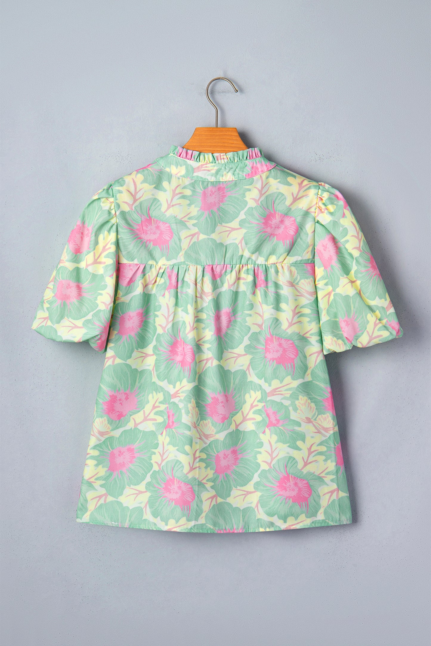 Zomerblouse met korte pofmouwen en bloemenprint