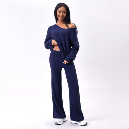 Gebreid geborsteld pak met lange mouwen en verzonken strepen