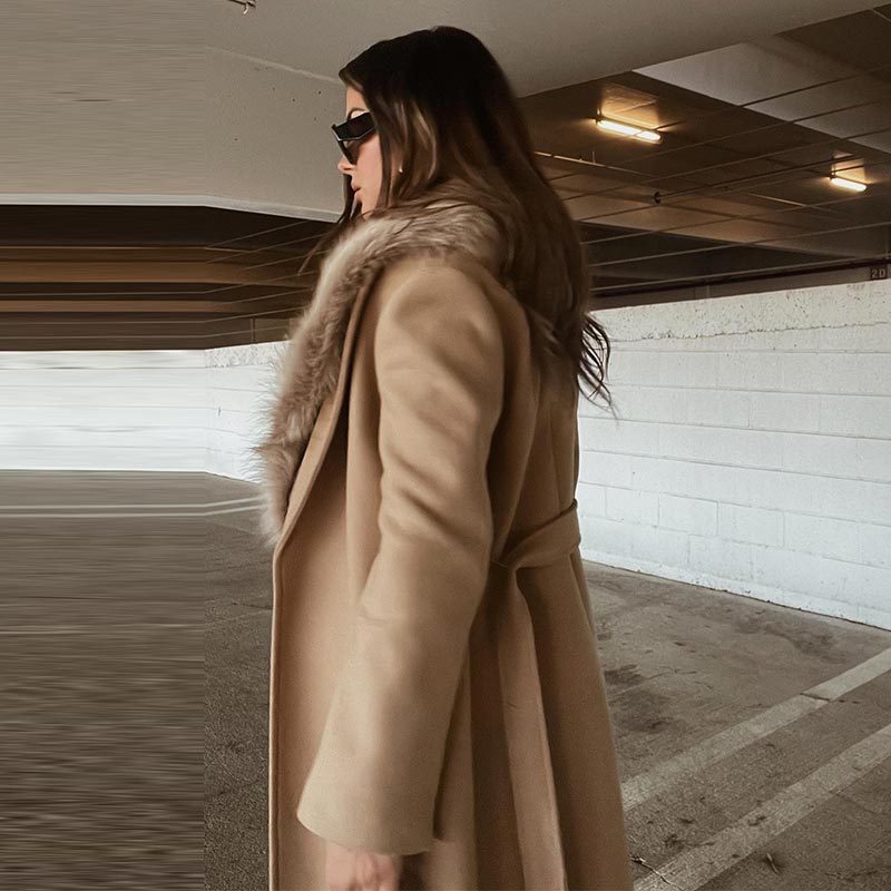 Lange Wollen Jas Met Imitatie Bontkraag