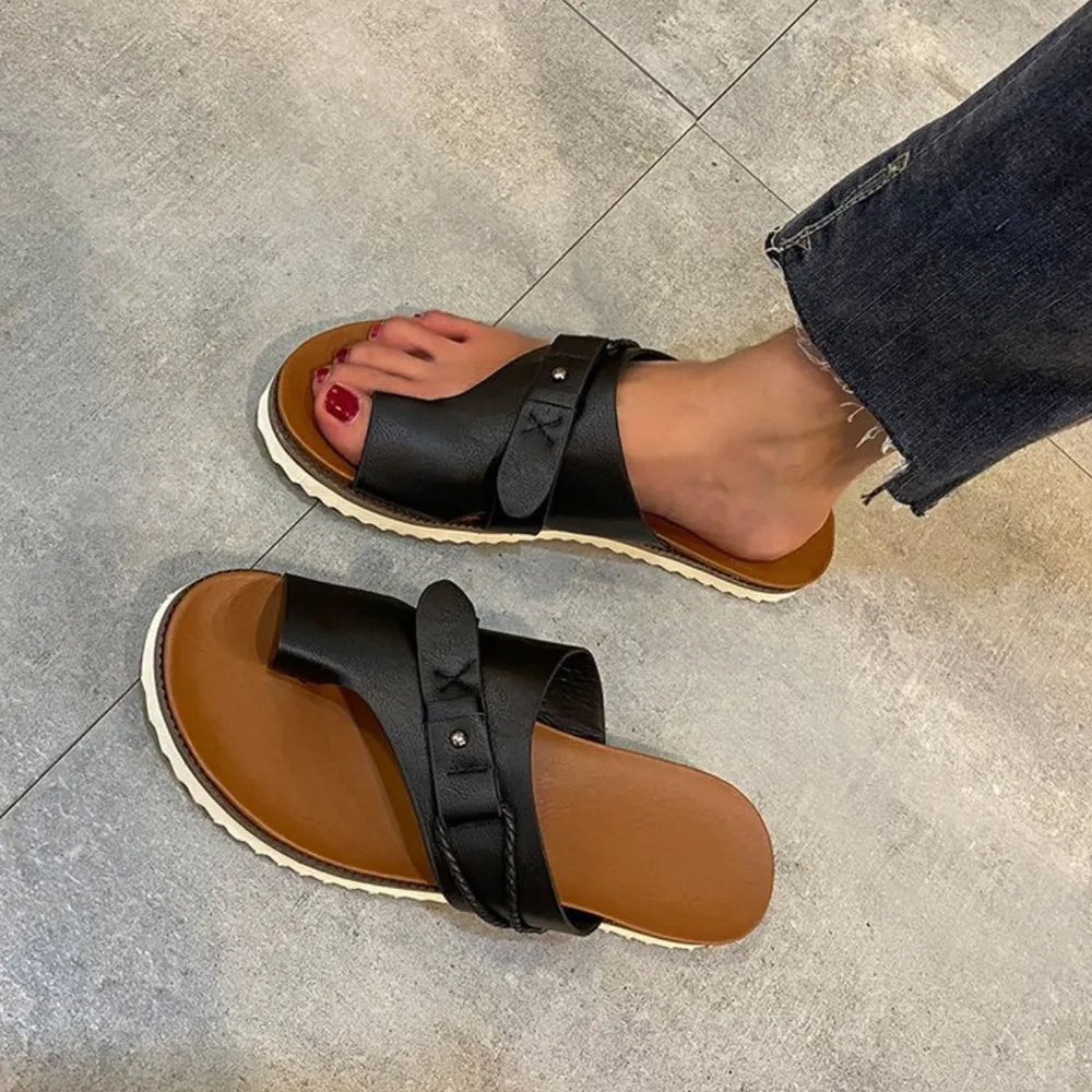 Summer sandals for women casual breathable cool with a flat leather surface