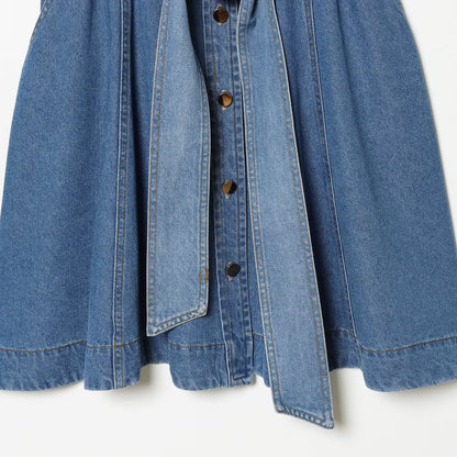 Modieuze damesjurk van denim met overhemdkraag en ceintuur