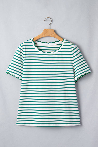 T-shirt met ronde hals en rode strepen en geschulpte rand
