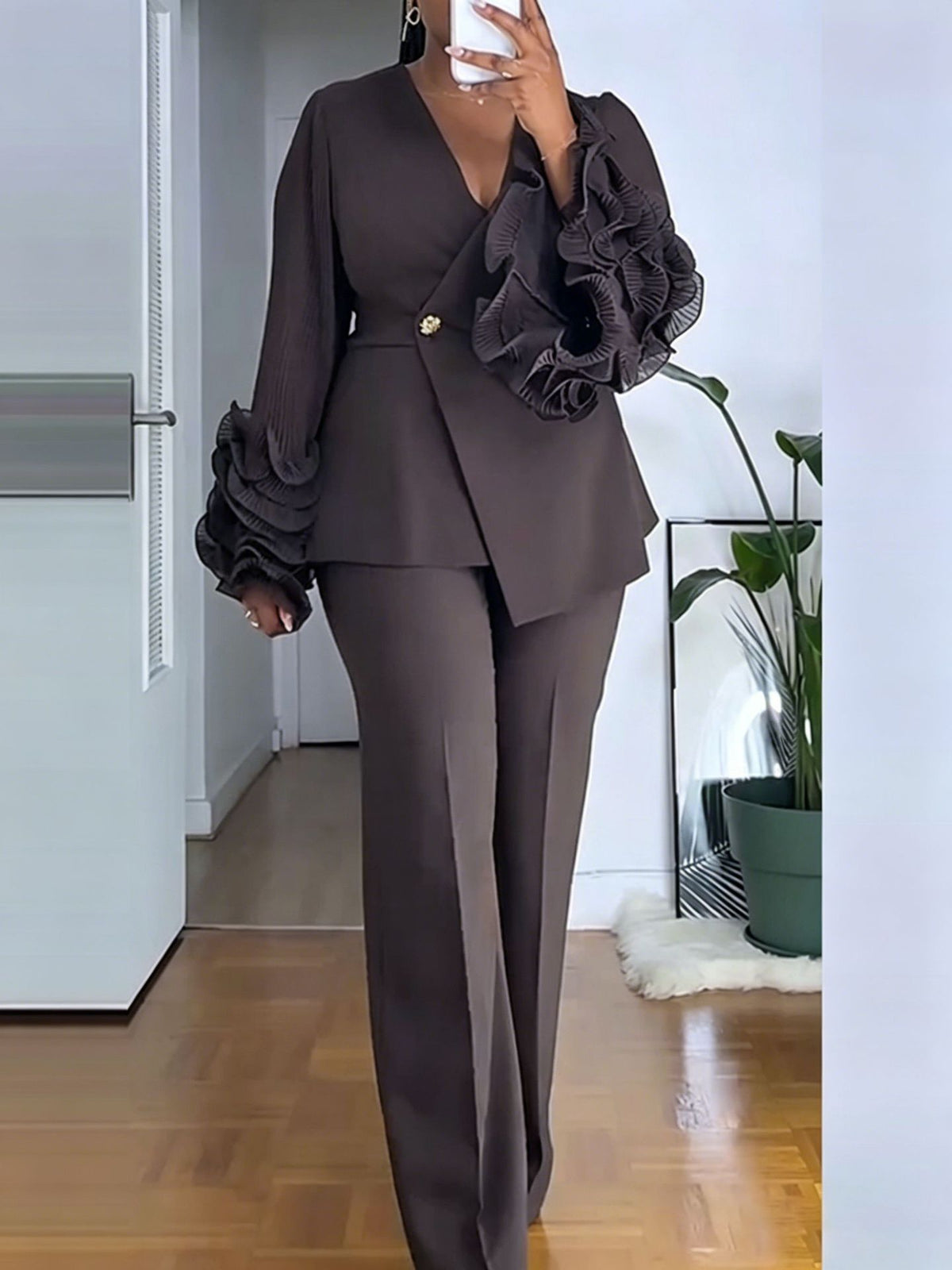 Women's Formal Suit with Lace Decoration
