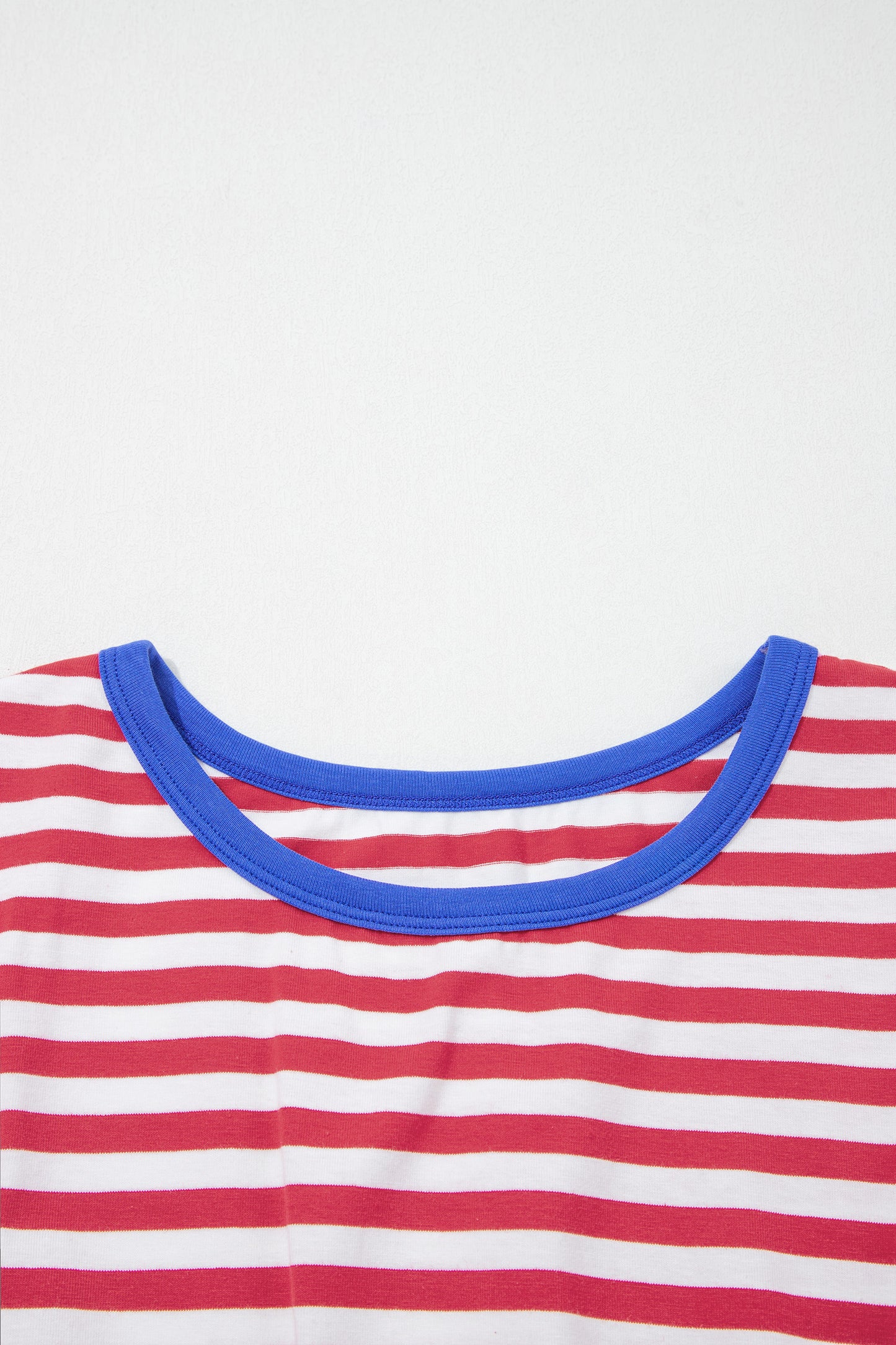 Gestreepte mini-jurk met strik contrasterende bies korte mouwen en ronde hals