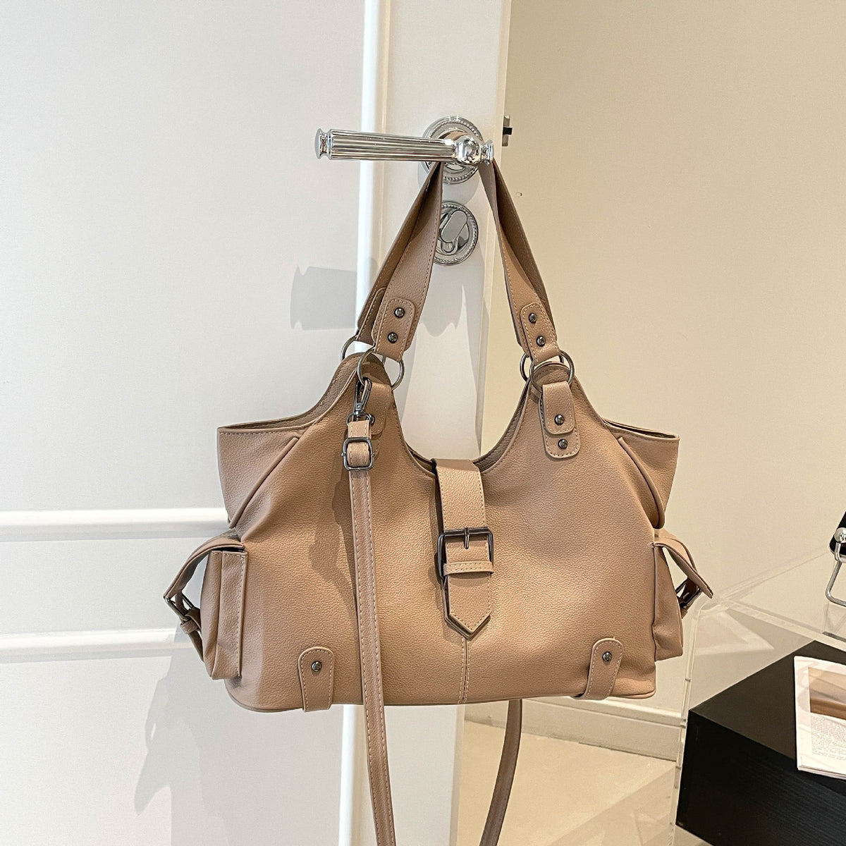 Large Capacity Retro Tote Bag with Rivets Lock Buckle