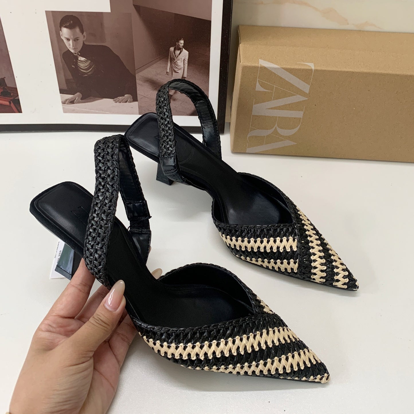 Franse luxe slingback pumps met gevlochten stiksels en spitse neus