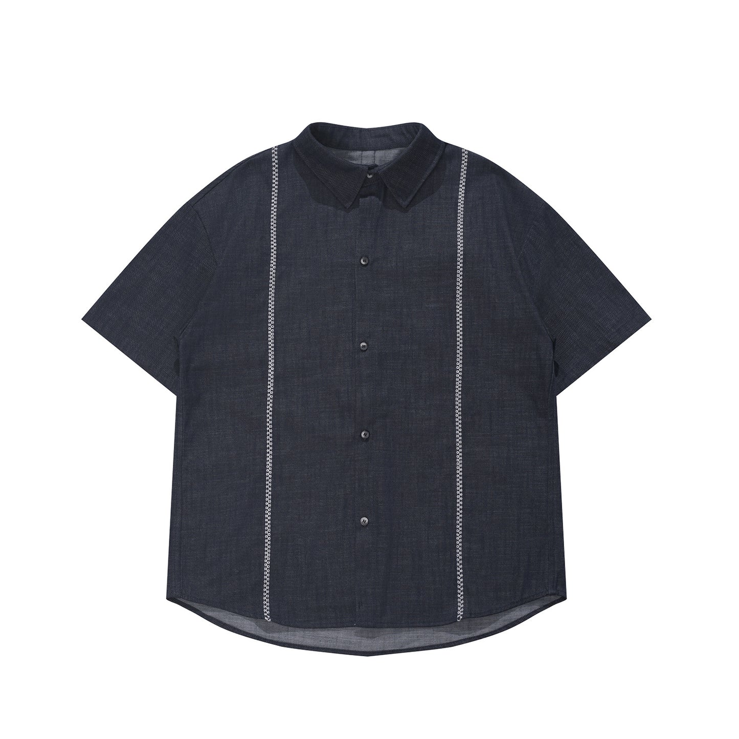 Loose shirt with contrasting colors and bright lines