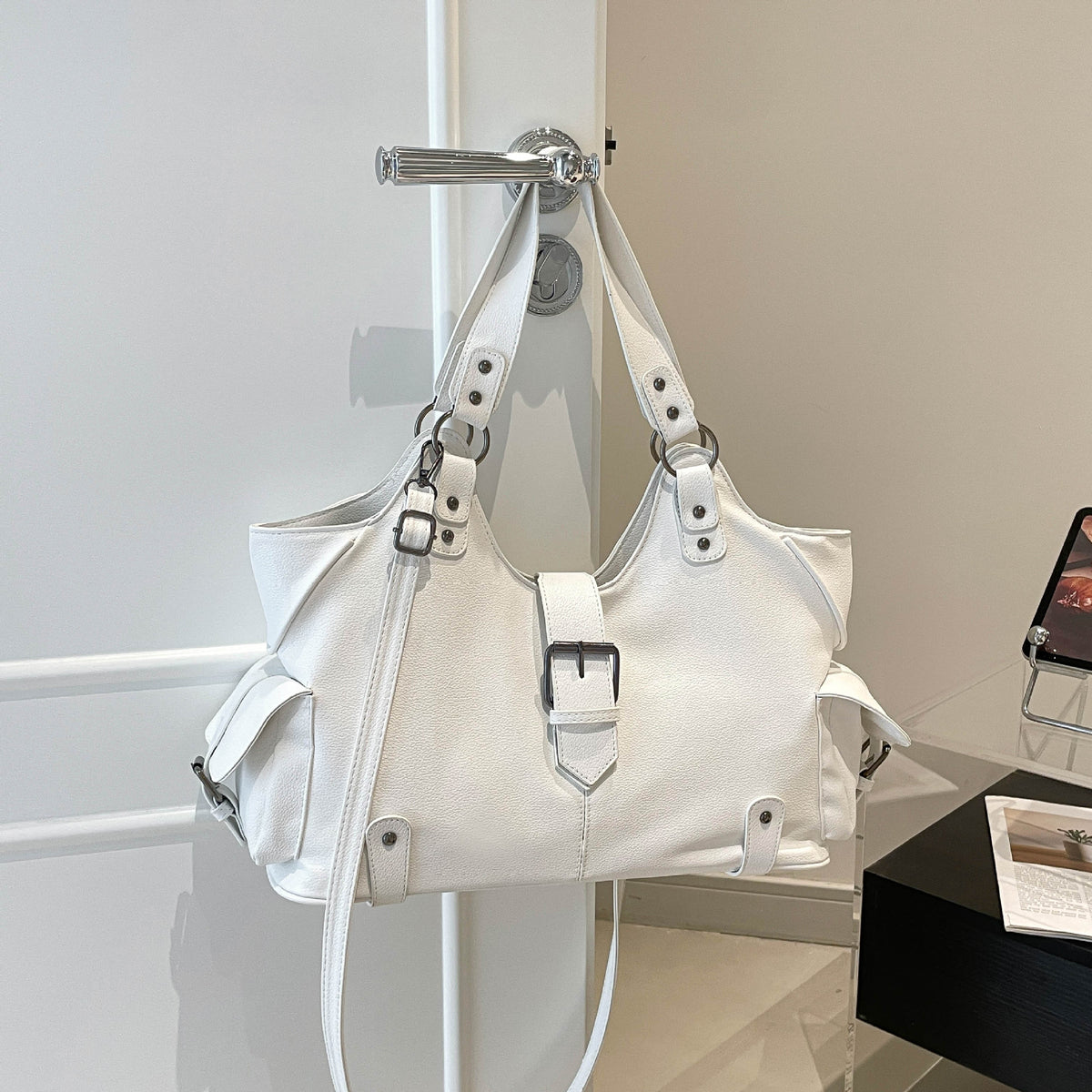 Large Capacity Retro Tote Bag with Rivets Lock Buckle