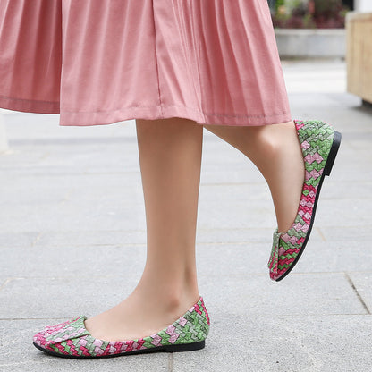 Gekleurde ballerina's in geweven patroon