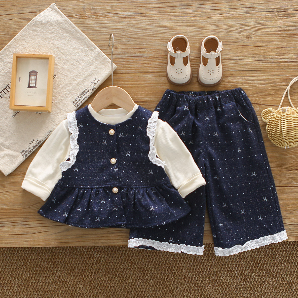 Spring and Autumn Baby Girl's 3-piece Vest Set