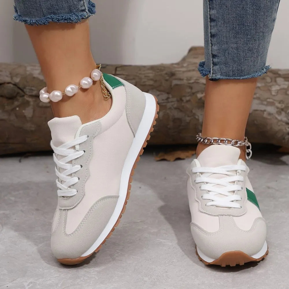 Platte sneakers met ronde neus en contrasterend design van PU-leer