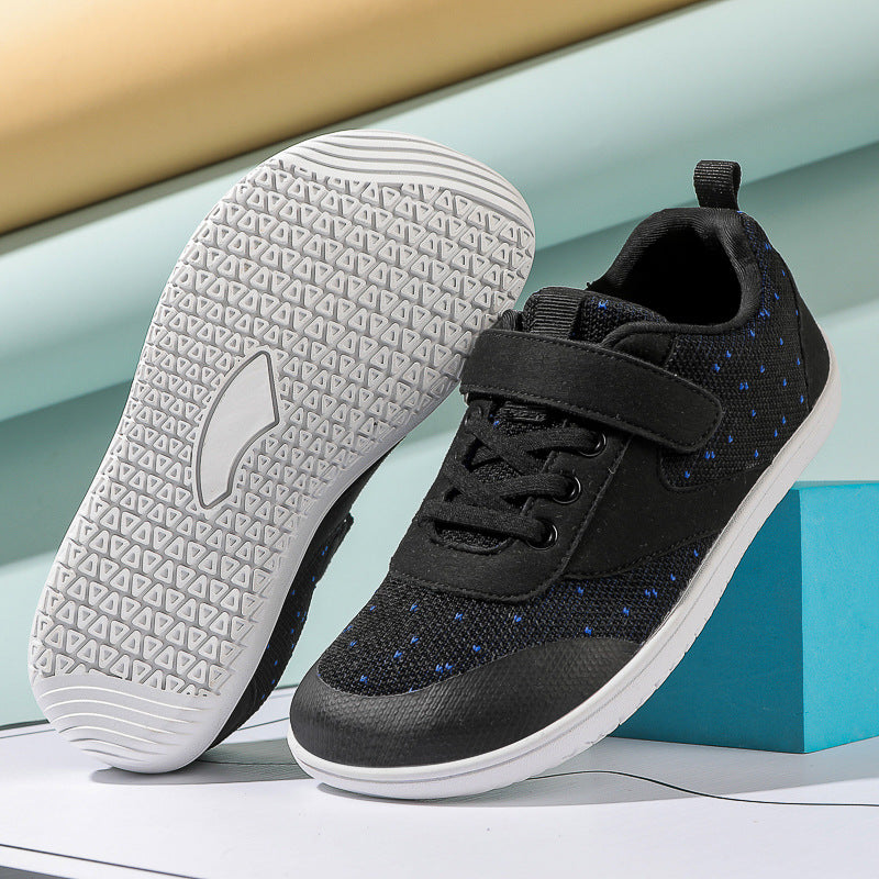 Children's athletic shoes