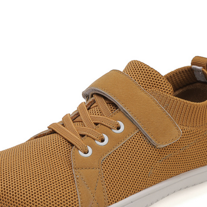 Children's athletic shoes