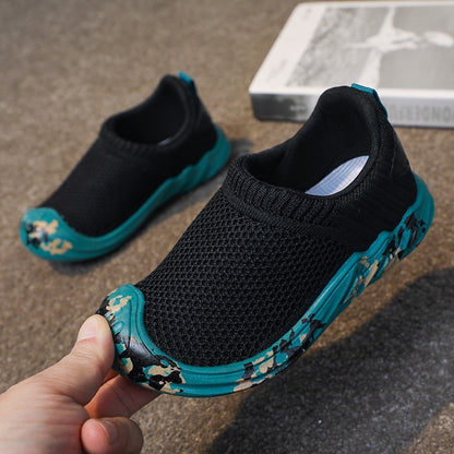 Children's athletic shoes