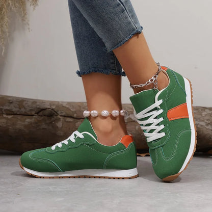 Platte sneakers met ronde neus en contrasterend design van PU-leer