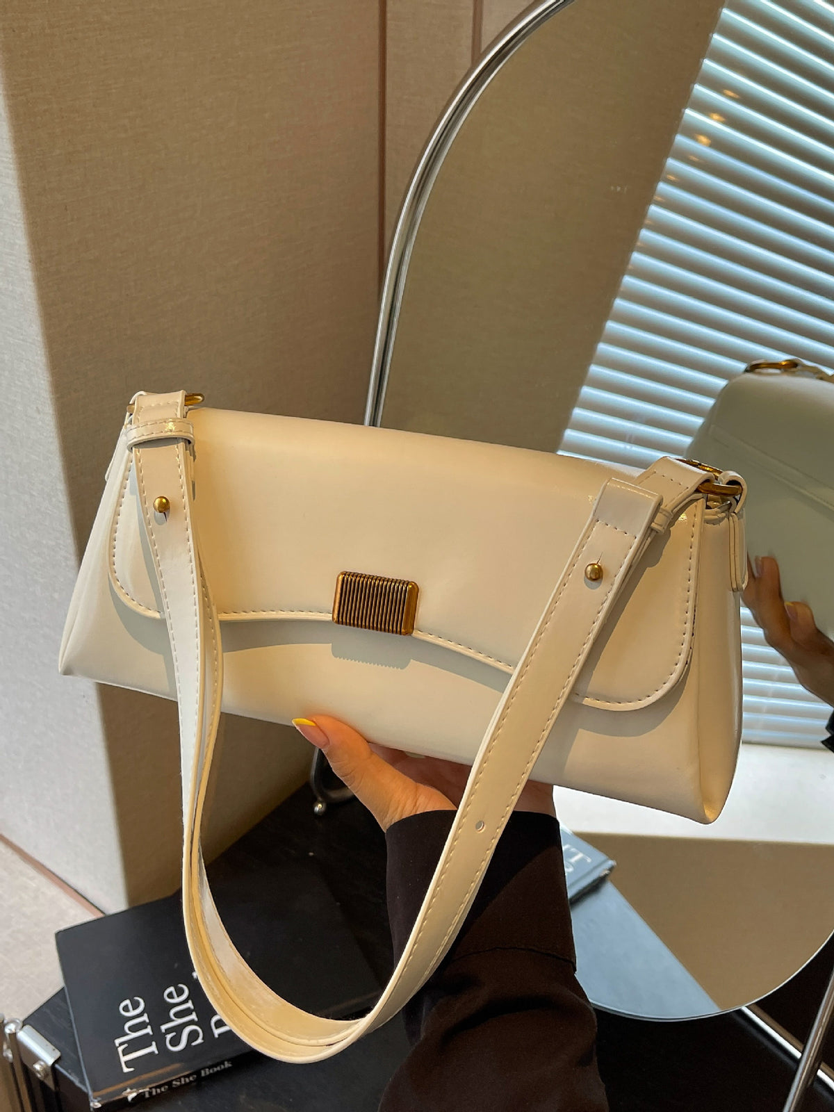 Retro Shoulder Bag with Magnetic Closure