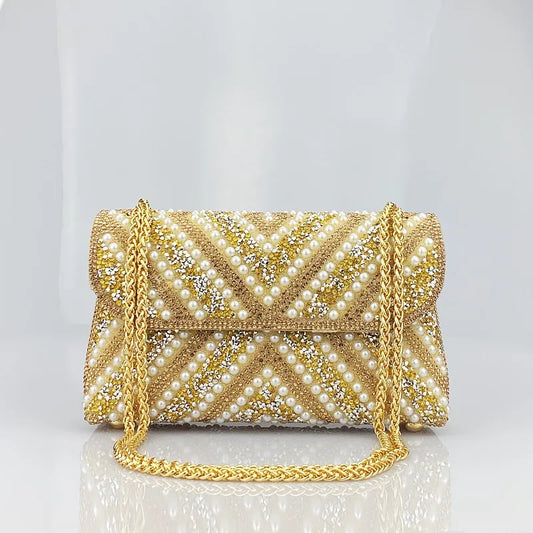 Stijlvolle ketting clutch met parel- en strassdetails