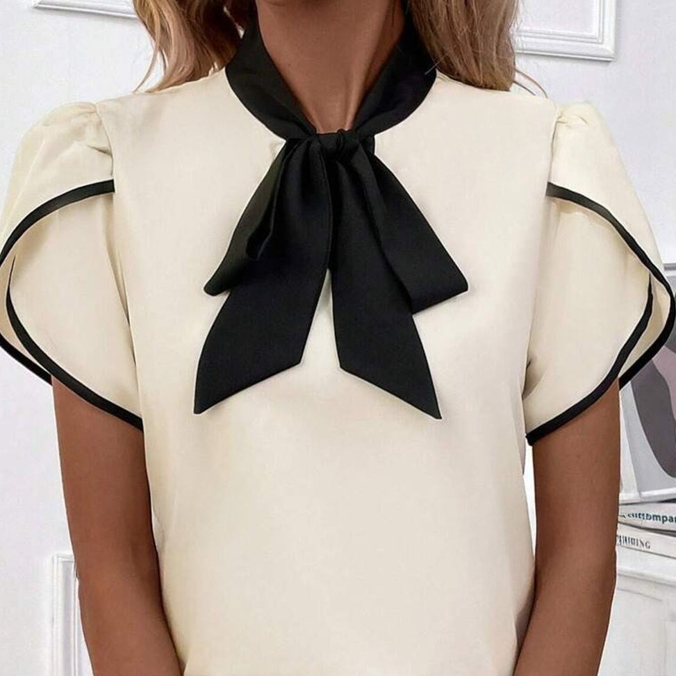 Witte blouse met knoophals