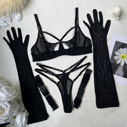 Lingerieset met mesh en beugel die het bovenlichaam omhoog duwt