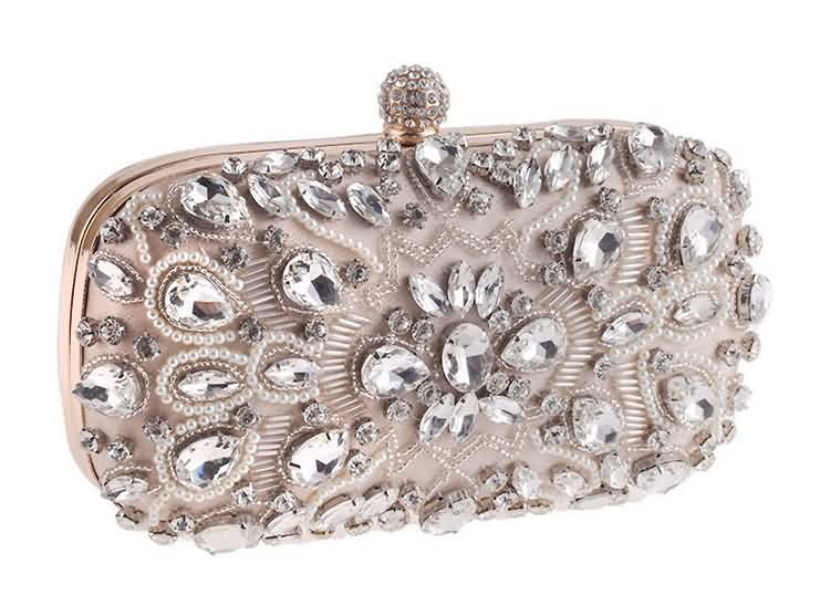 Luxe damesclutch met parels en diamantsteentjes