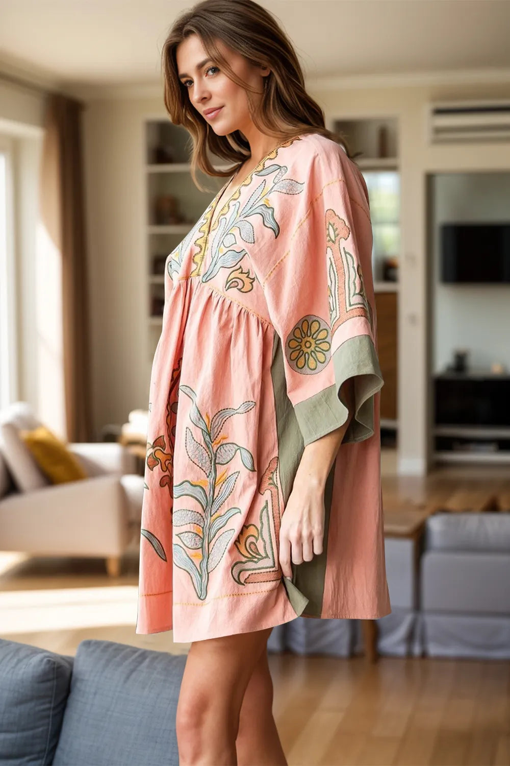 Beautiful women's summer retro loose V-neck dress