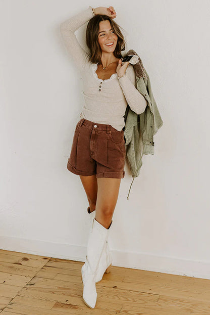 Top met kanten halslijn knoopjes als decoratie golvende rand en lange mouwen