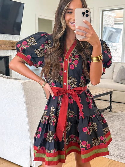 Katoenen jurk met korte pofmouwen bloemenprint centuur en hoge taille