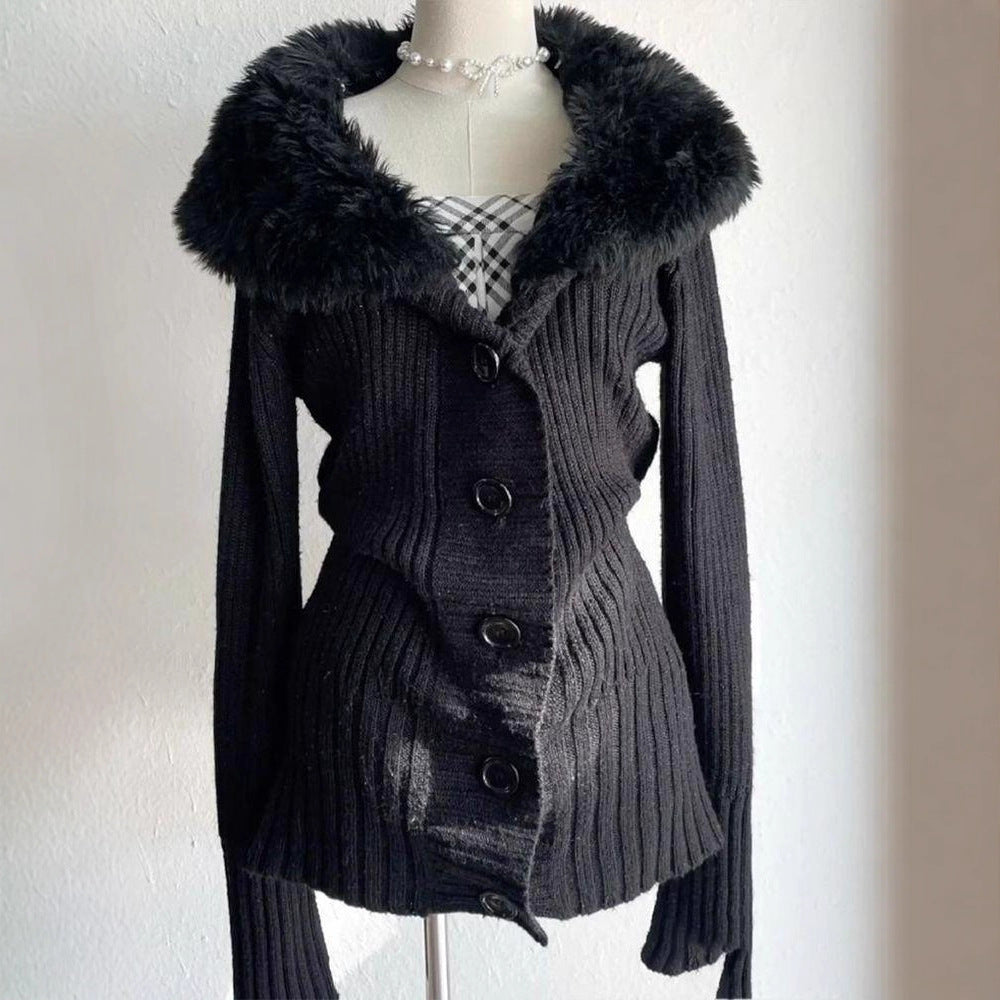 Women's knitted cardigan with a fur collar