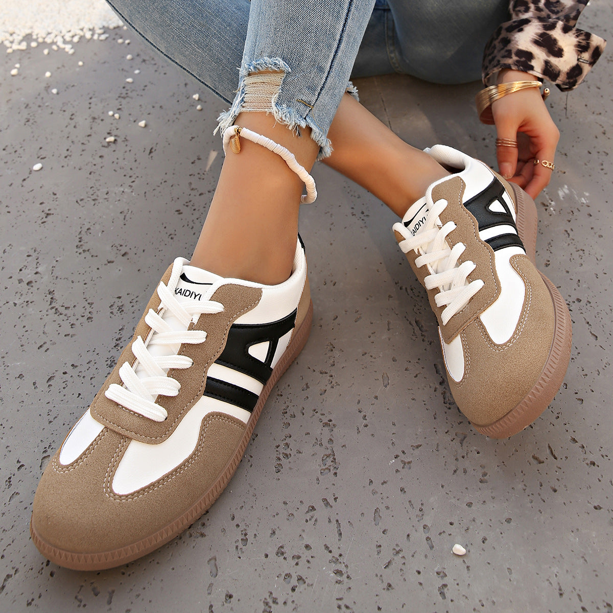 Retro Color Block Lace Up Jogging Shoes
