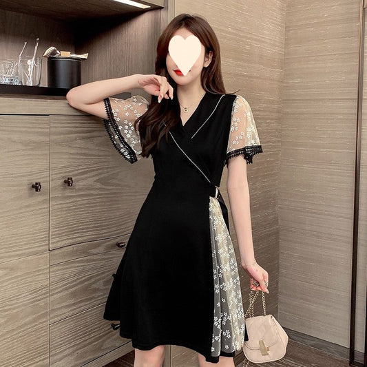Plus-Size Dress for Women with Design Sense, Tummy-Covering, Slimming, Youthful Look, Casual Dress