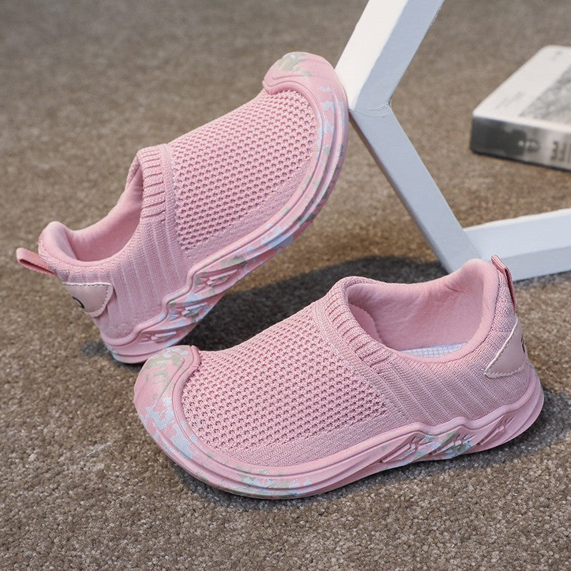 Children's athletic shoes