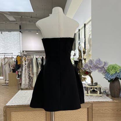Hand-sewn high-end hourglass-shaped dress without shoulder straps
