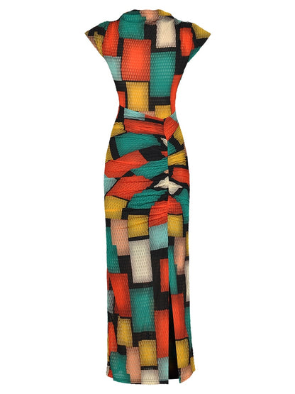 Modieuze damesjurk: elastische zomerjurk met plooien split en ruitjespatroon in vintage stijl