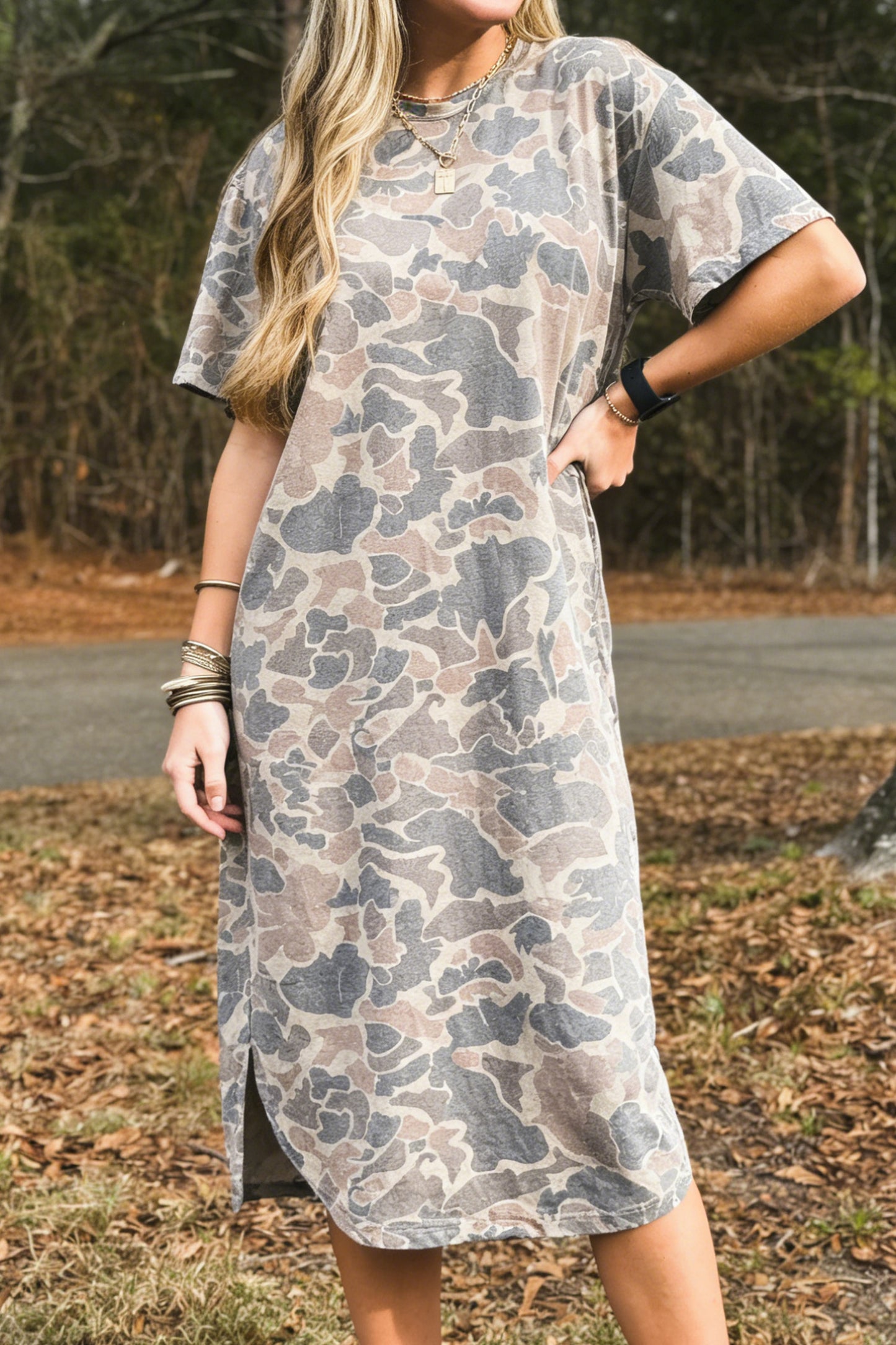 Casual jurk met korte mouwen camouflageprint verlaagde schouders en zijsplitten