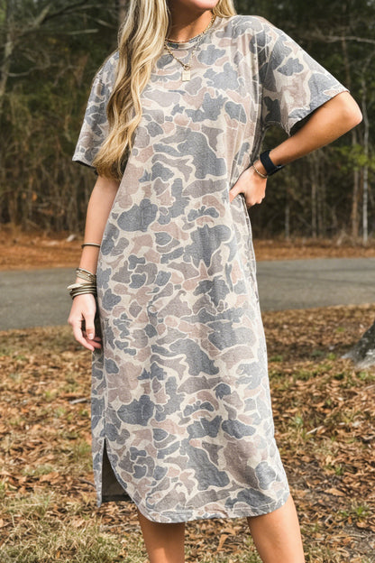 Casual jurk met korte mouwen camouflageprint verlaagde schouders en zijsplitten